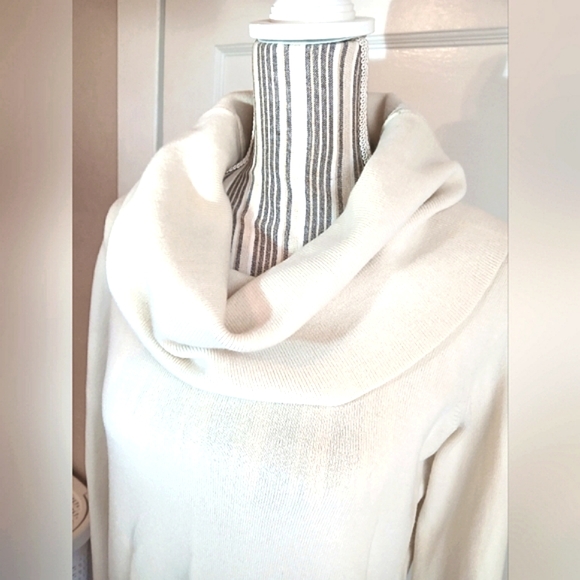 French Connection cowl neck, tunic length cream colored soft sweater - l - Picture 5 of 10